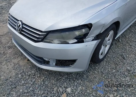 2014 Volkswagen Passat 1.8T Wolfsburg Edition z USA, uszkodzony, nr VIN 1VWAS7A31EC037187
